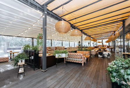 Летняя терраса  в VIP-зал 