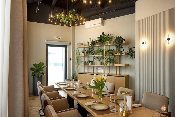 Большой банкетный зал в «Корова» фотография №6