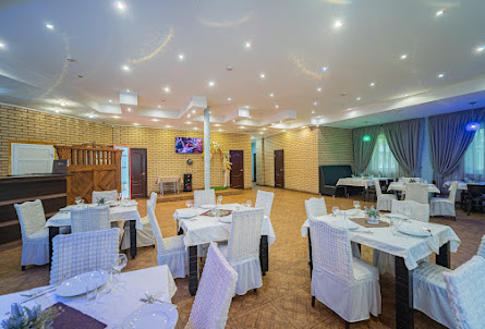 Большой зал в Малый зал