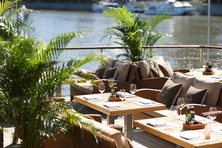 Летняя веранда «Ласточка» в «Yacht Event» фотография №2