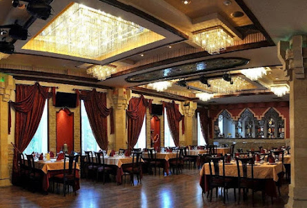 Основной зал в Романтический балкон