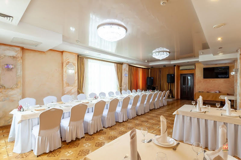 Золотой дворик фотография №2