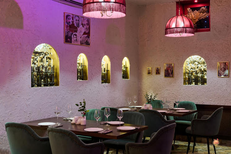 Зал ресторана «Барев» в «Барев» фотография №8