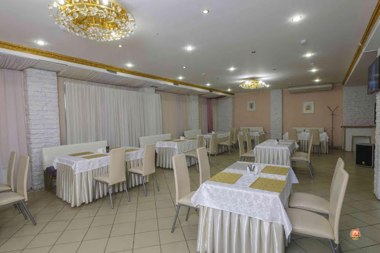 Основной зал в «Красная поляна» фотография №1