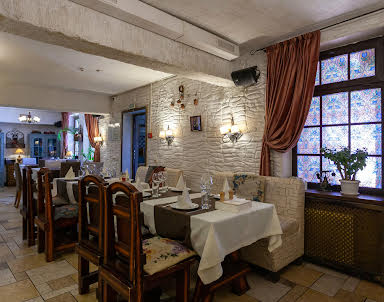  ресторан Српска Кафана на Монтажников