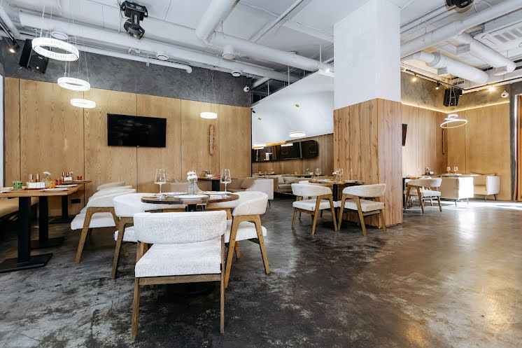 Основной зал в «Lianel» фотография №13