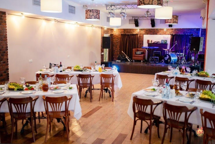 Основной зал в «Bufet» фотография №14