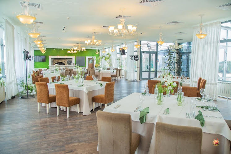 Зал «Панорама-сад» в «Panorama Steak House» фотография №4