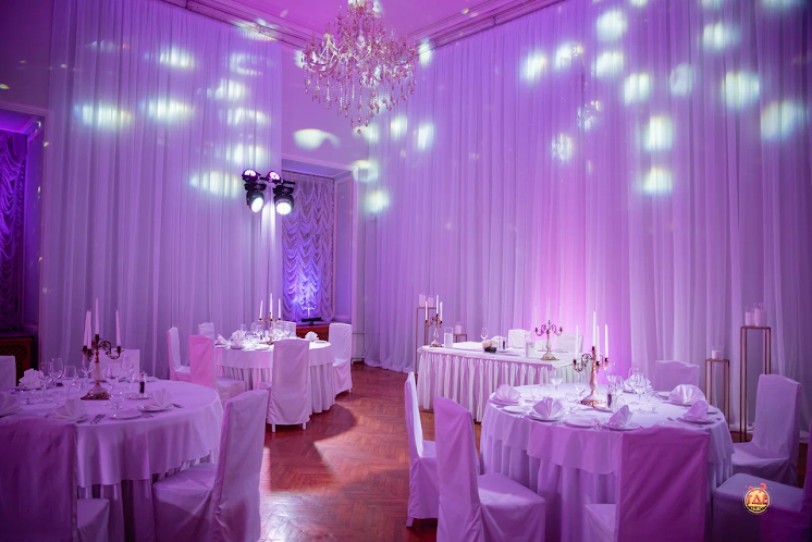 Основной зал в «COM.NATA на площади Труда» фотография №17