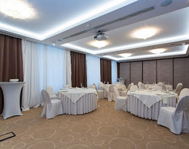  ресторан Рамада