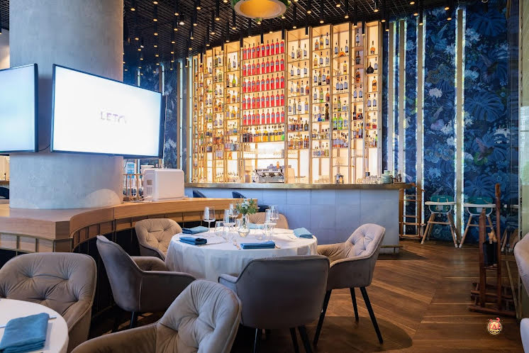 Основной зал в «Лето» фотография №9