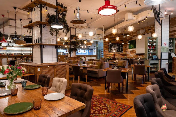 Основной зал в «Bon App Cafe» фотография №8