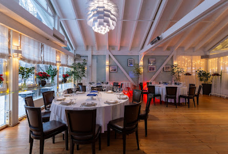 Зимний сад в VIP-зал в ночном клубе 