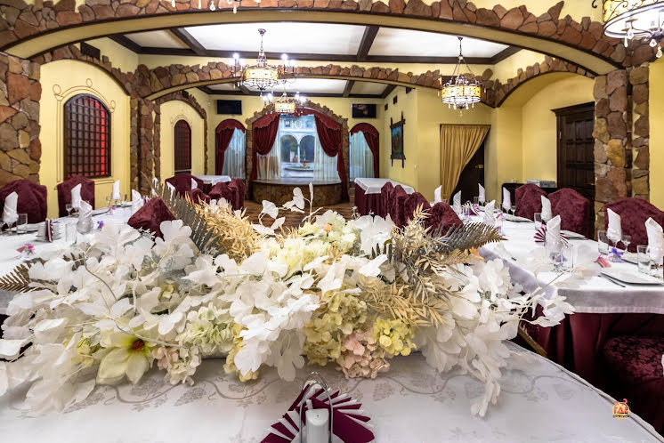 Основной зал в «Медведь» фотография №1