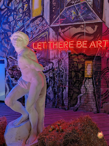 Локация "Двор"  в «Третье место» фотография №2