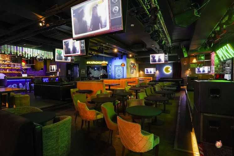 Основной зал  в «Руки ВВерх! Бар на Тверской» фотография №6