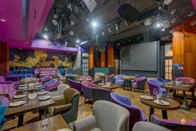 Who Is Who фотография №1