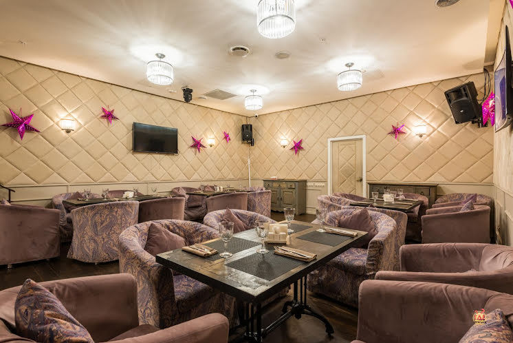 Большой караоке-зал в «Сытый лось в Медведково» фотография №16