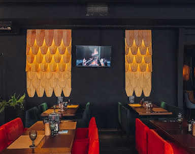 День рождения в PAR на Восстания