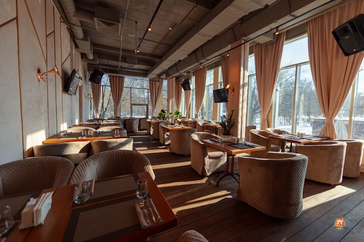 Большой караоке зал в «Сытый лось на Большой Семёновской» фотография №2