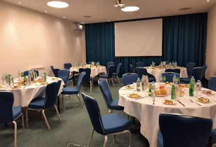 Зал «Соловьев» в Зал «Бещев»