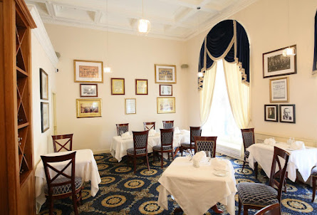 Основной зал  в Малый зал 