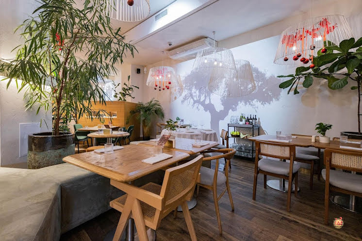 Основной зал в «BONA на Комендантском» фотография №10