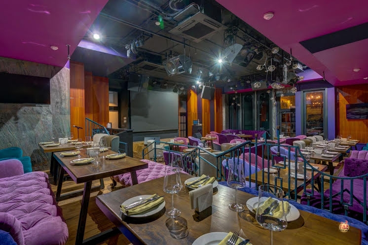 Основной зал  в «Who Is Who» фотография №10