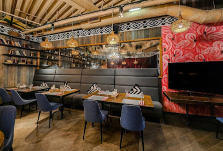 Большой зал  в Малый зал 