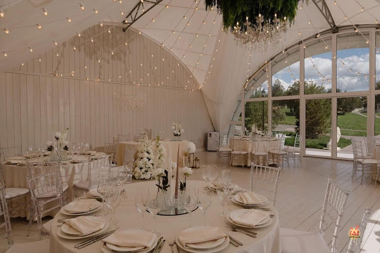 Шатер у озера в «Гребнево» фотография №13