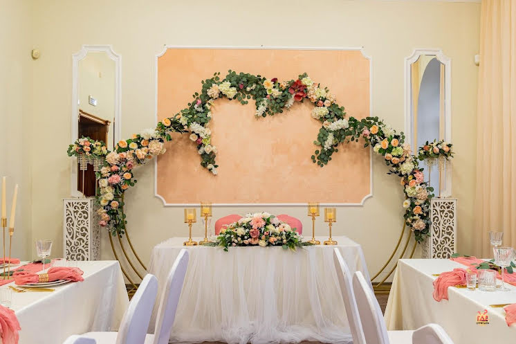 Зал "Второй этаж" в «Особняк в парке Сосновка» фотография №2