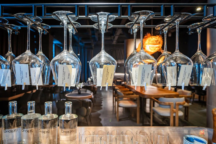 Основной зал  в «Drops» фотография №2