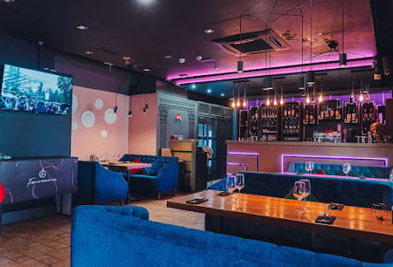 Зал "Первый" в Зал "Третий"