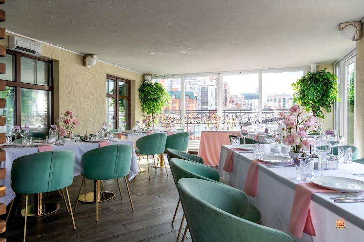 Терраса с панорамными окнами в «Небо Казани» фотография №1