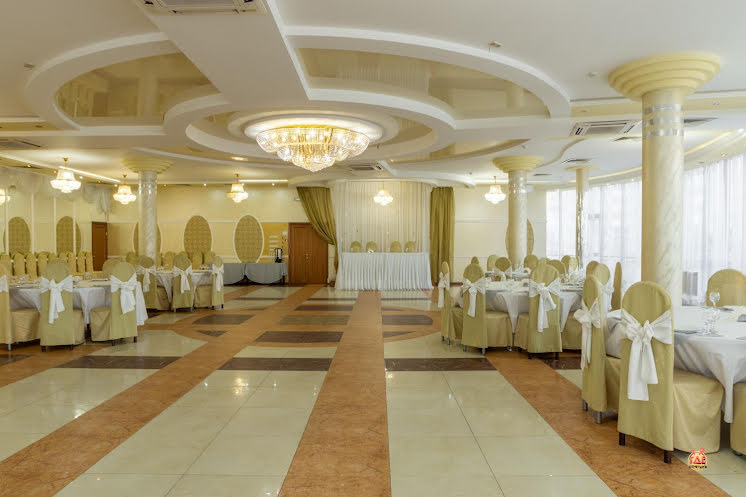 Зал «Фисташковый» в «У Озера ​на Героев Космоса» фотография №6