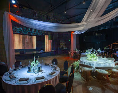  ресторан Madison Event Hall  & Mady