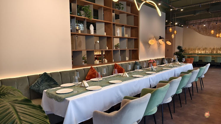 Большой зал  в «Вкусная компания на Советской Армии» фотография №10