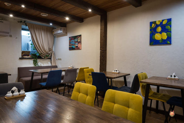 Основной зал  в «Хинкали от Лали» фотография №1