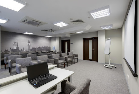 Конференц-зал «Январь» в Конференц-зал «Сентябрь»