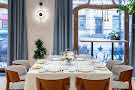 Основной зал  в «BISTROT 44»