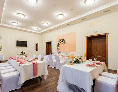  ресторан Особняк в парке Сосновка