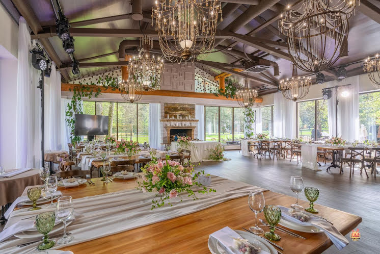 Зал ресторана в «LaFa» фотография №11