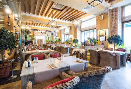 Основной зал в Зал «Каминный» 