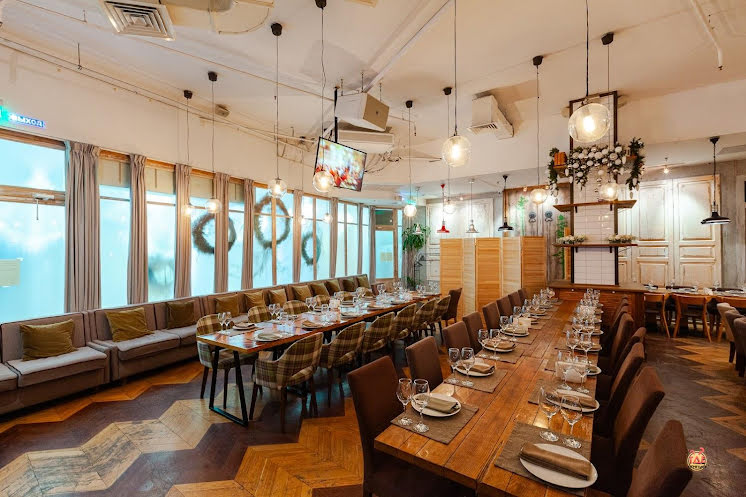 Основной зал в «Bon App Cafe» фотография №15