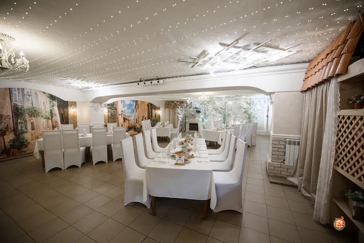 Основной зал  в «Вилла Италия» фотография №4