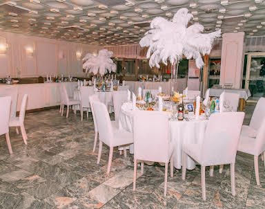 День рождения в Хрустальный