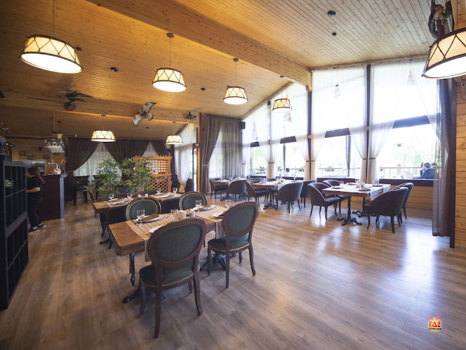 Ресторан «Шале» в «Рыболовная усадьба - Парк-отель Остров» фотография №5