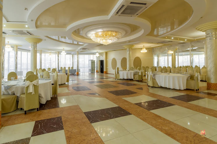 Зал «Фисташковый» в «У Озера ​на Героев Космоса» фотография №9