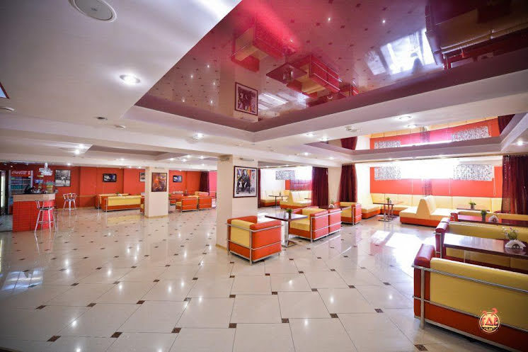 Зал «Lounge-Bar» в «Нежинка» фотография №2