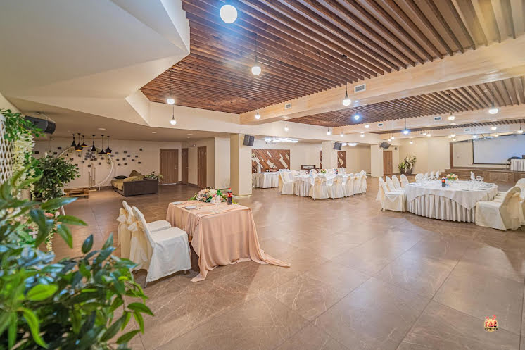 Ореховый зал в «Attimo» фотография №13